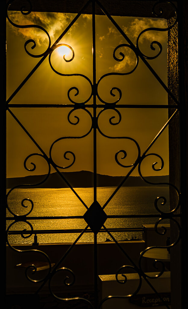 A-travers-les-Grilles-5.jpg
